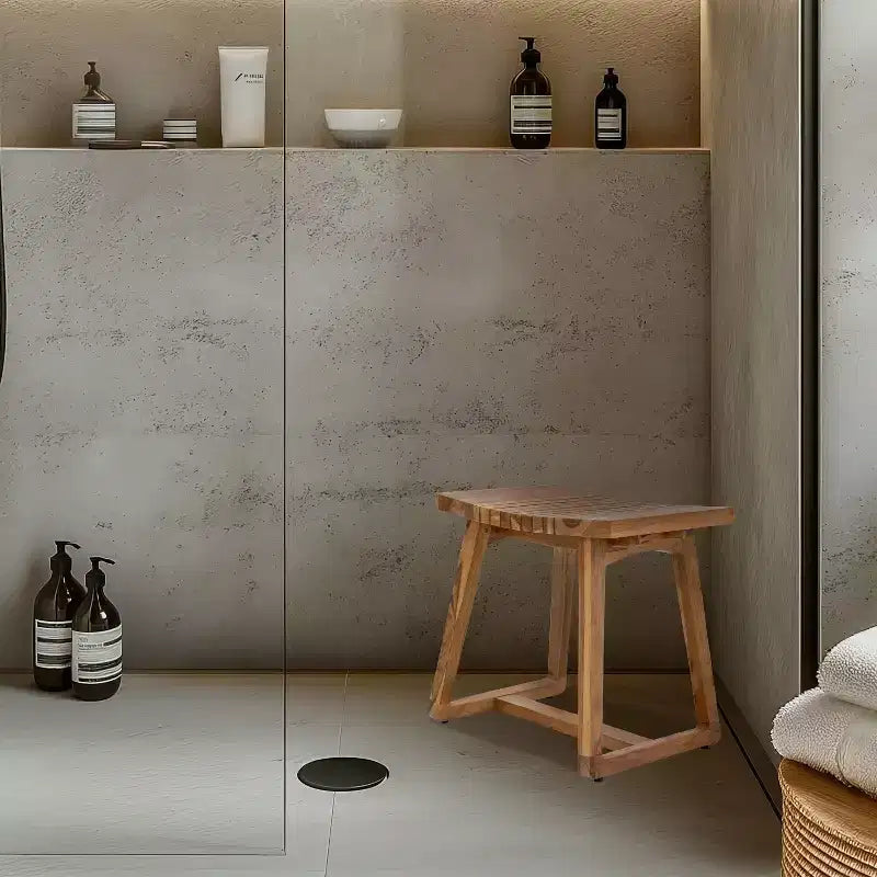 Panca doccia in legno di teak con sedile ergonomico curvo