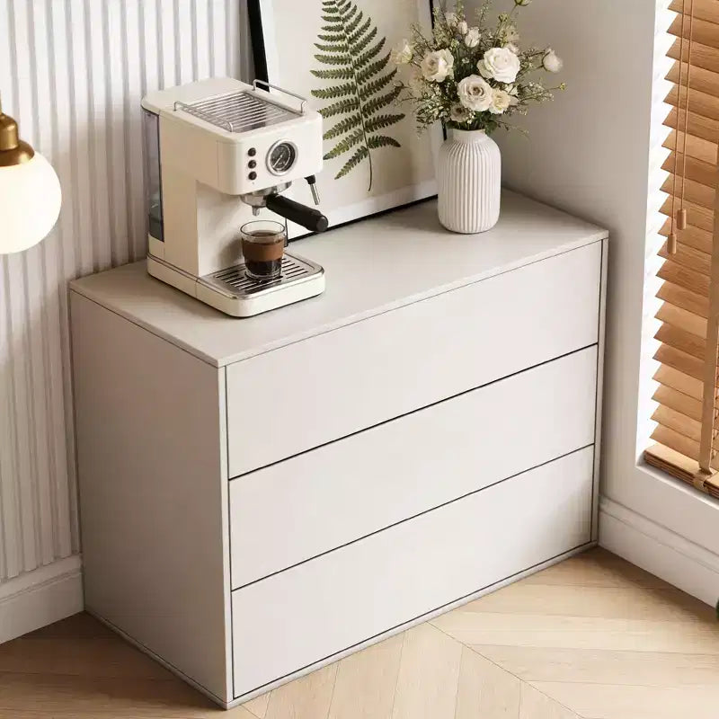 Cassettiera moderna color crema da 80 cm con cassetti a pressione